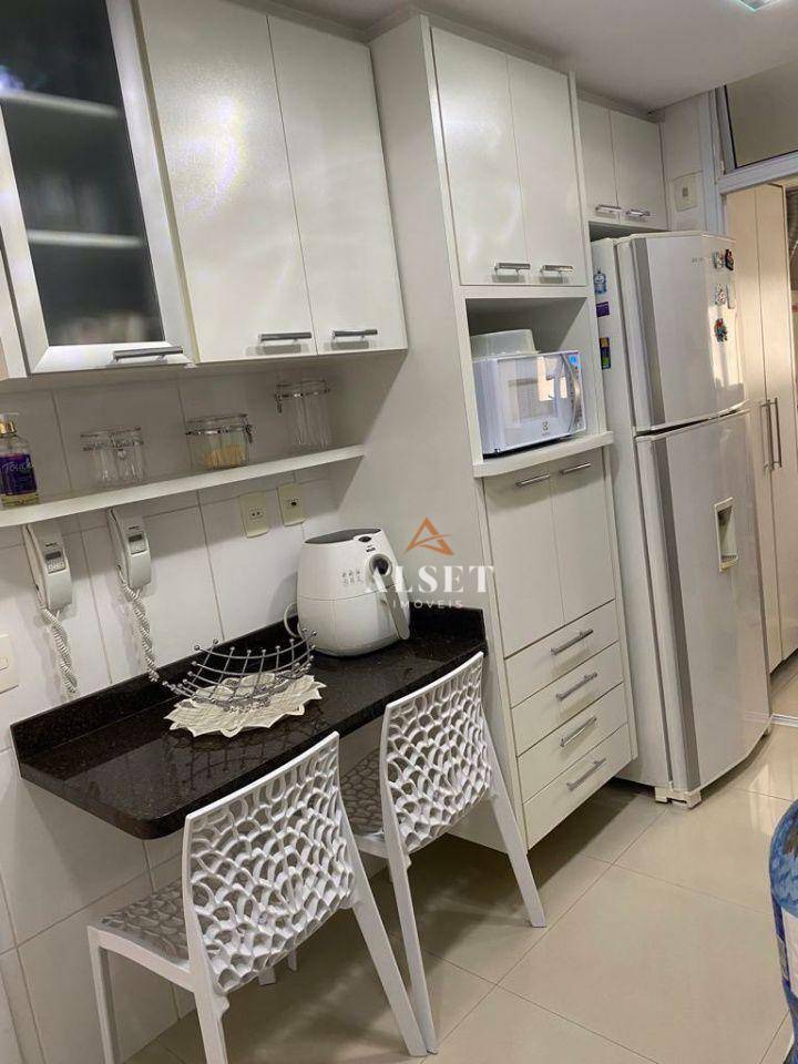 Apartamento à venda com 3 quartos, 121m² - Foto 8