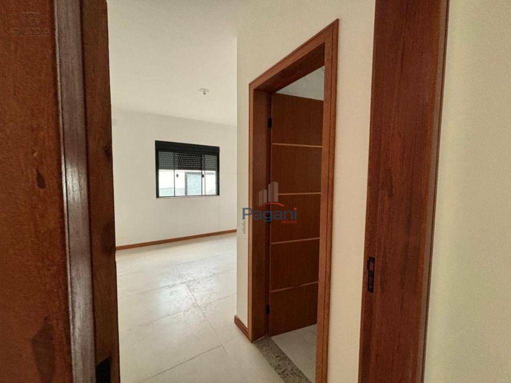 Casa à venda com 3 quartos, 65m² - Foto 4