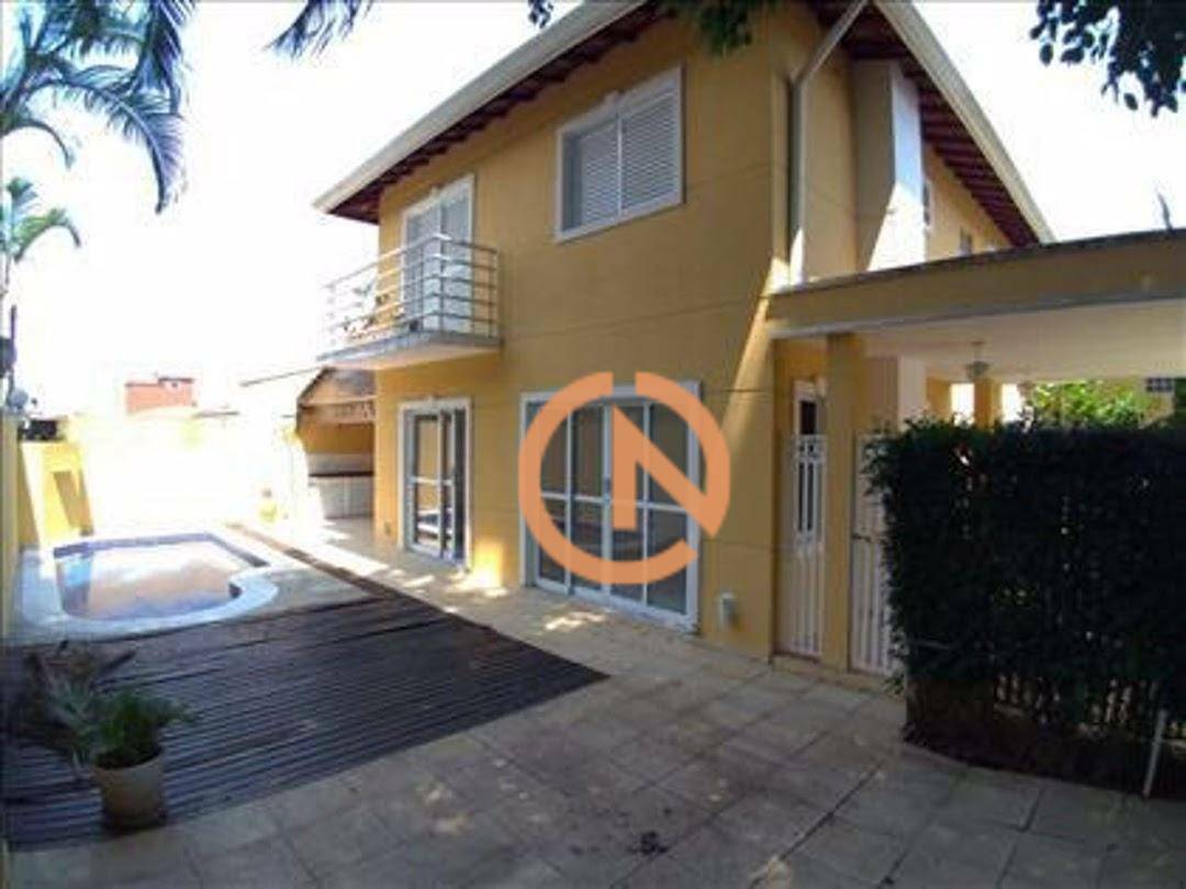 Casa à venda com 4 quartos, 217m² - Foto 1
