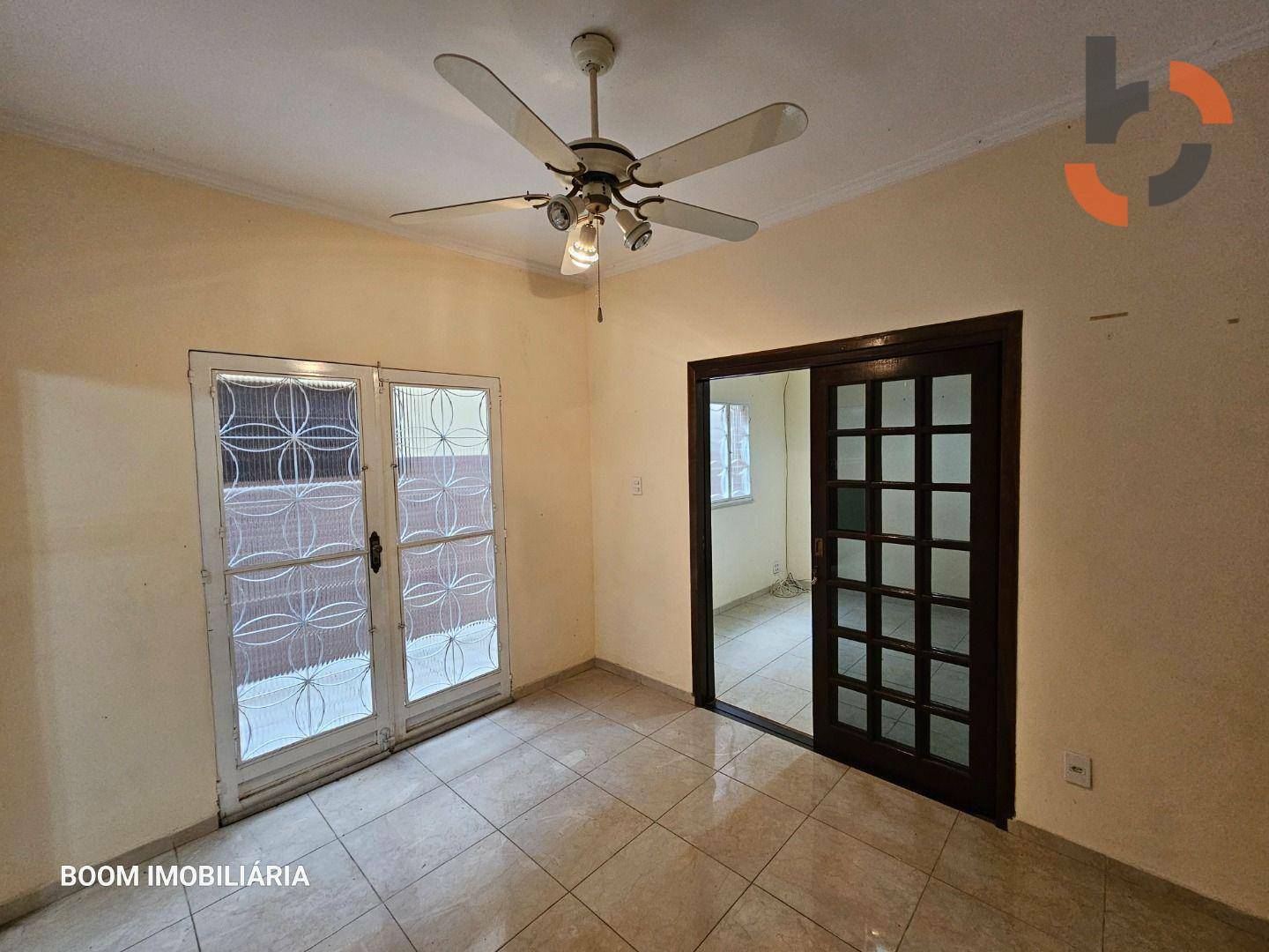 Casa à venda com 6 quartos, 210m² - Foto 42