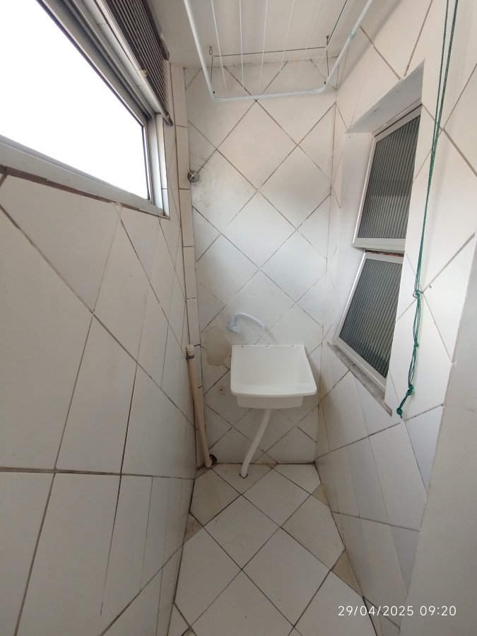Apartamento para alugar com 2 quartos, 75m² - Foto 27