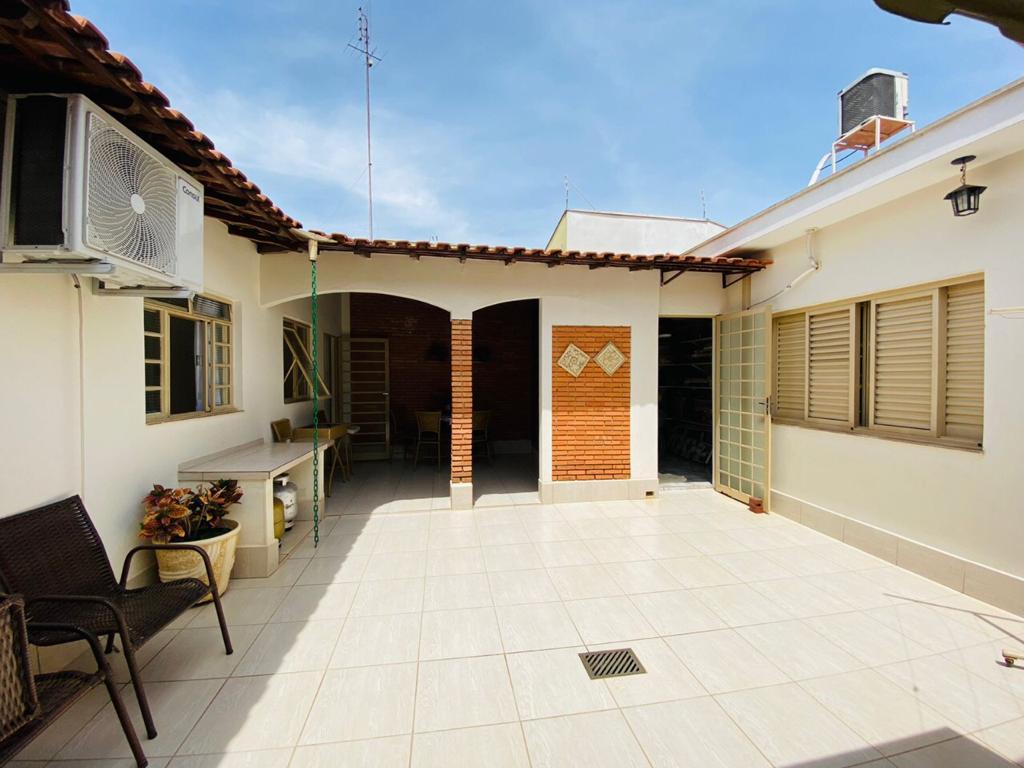 Casa à venda com 3 quartos, 170m² - Foto 3