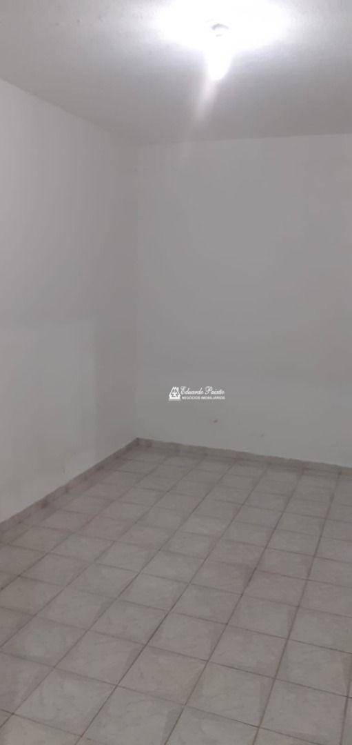 Casa para alugar com 3 quartos, 90m² - Foto 16