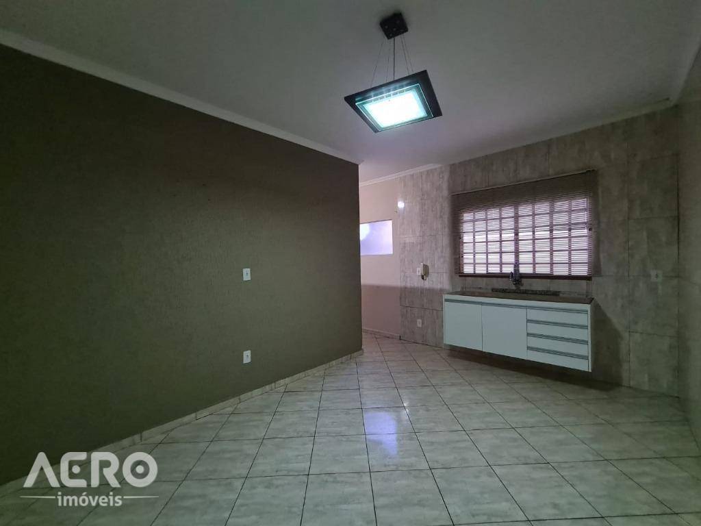 Casa à venda com 2 quartos, 250m² - Foto 4