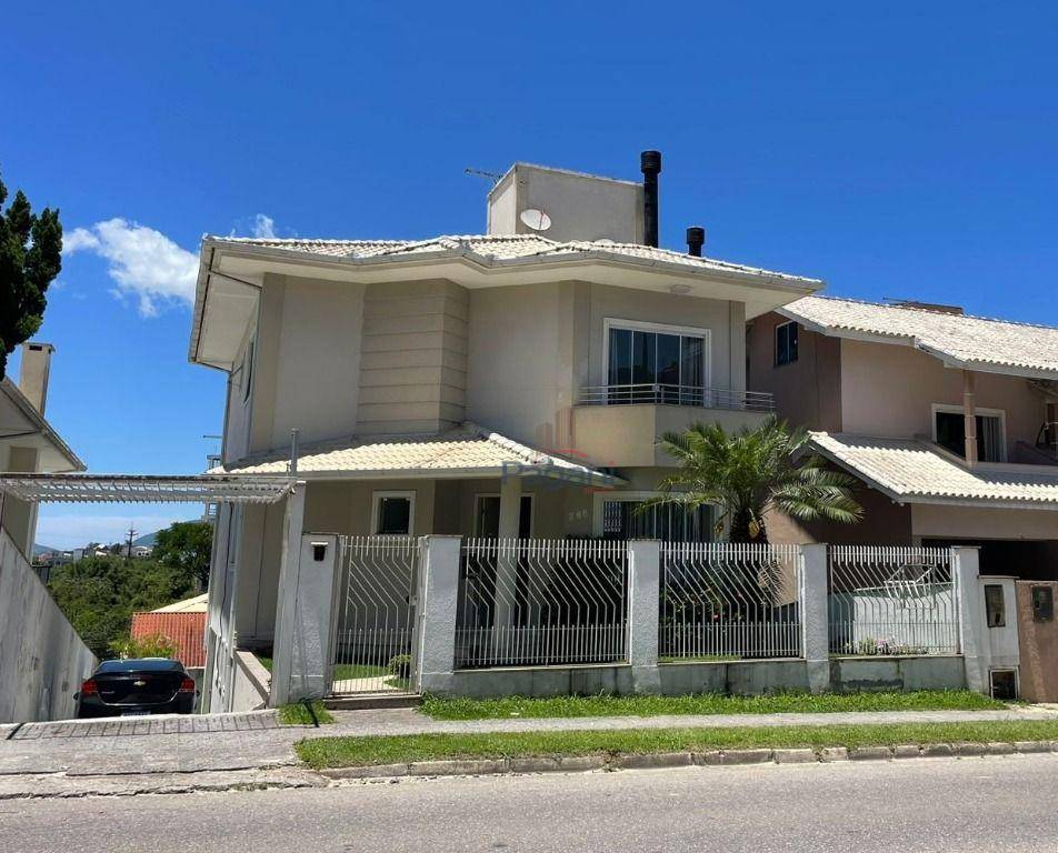 Casa, 3 quartos, 249 m² - Foto 1