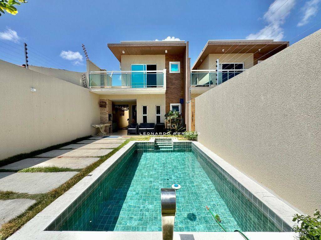 Casa à venda com 4 quartos, 149m² - Foto 2