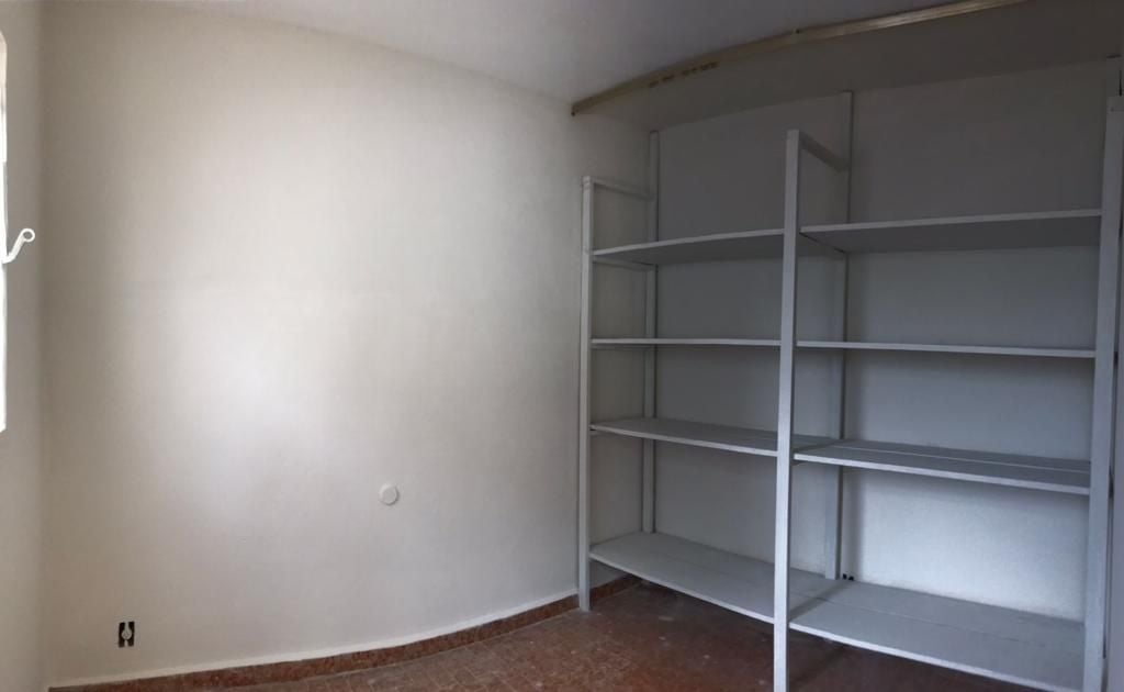 Casa para alugar com 3 quartos, 1m² - Foto 1