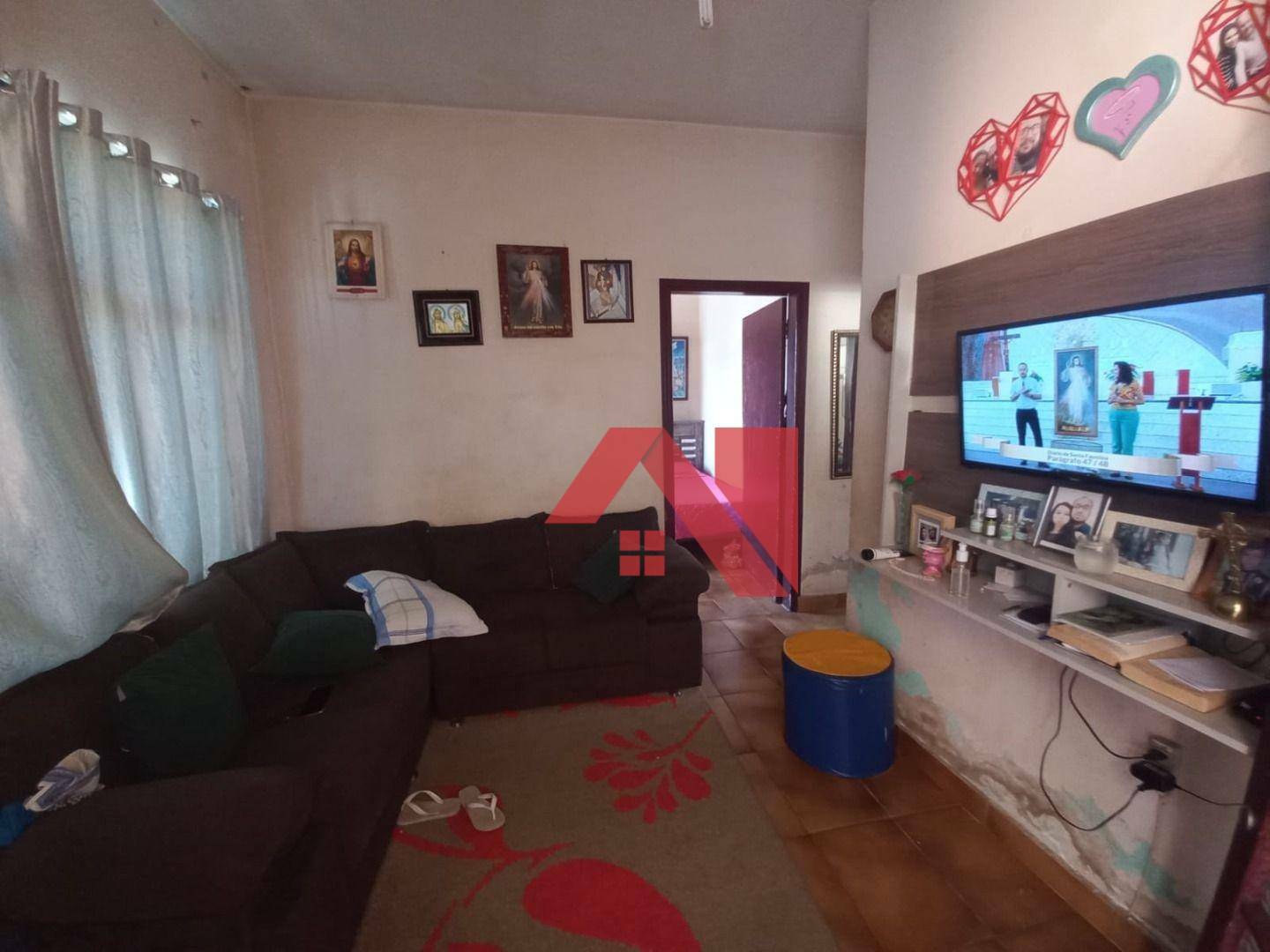 Casa à venda com 3 quartos, 200m² - Foto 1