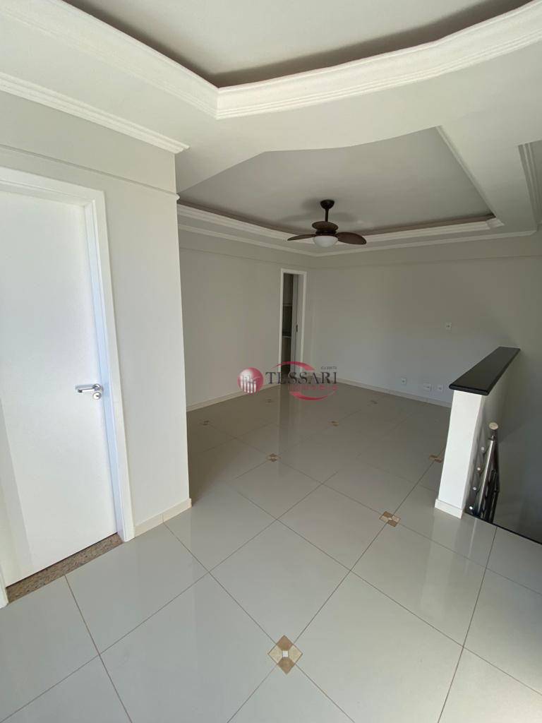 Apartamento à venda com 3 quartos, 150m² - Foto 2