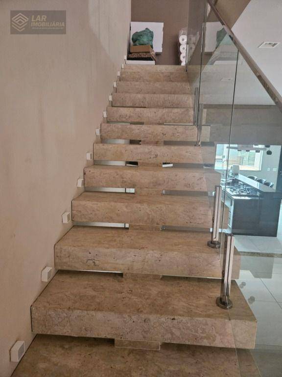 Casa de Condomínio para alugar com 4 quartos, 500m² - Foto 38