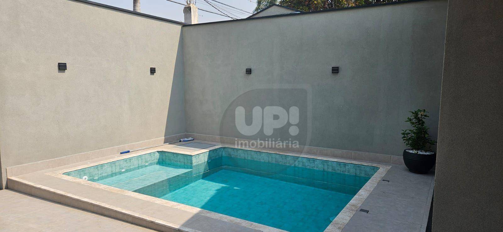 Casa à venda com 3 quartos, 220m² - Foto 4