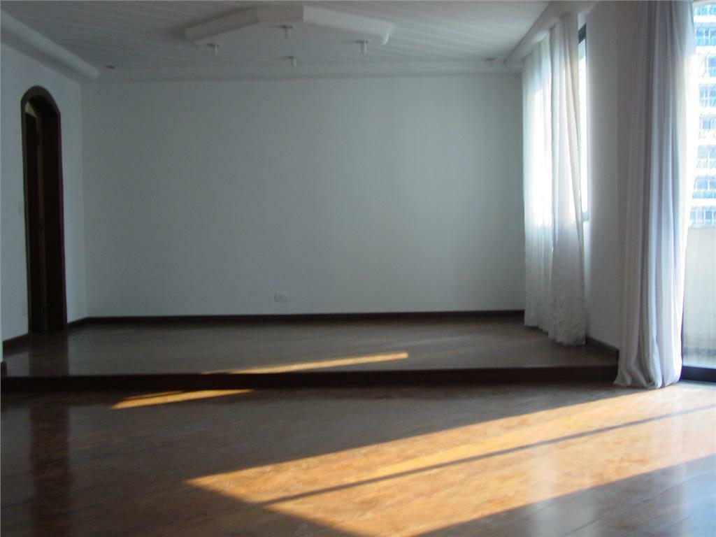 Apartamento à venda com 4 quartos, 200m² - Foto 2