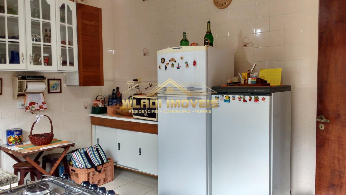 Casa de Condomínio à venda com 4 quartos, 320m² - Foto 17