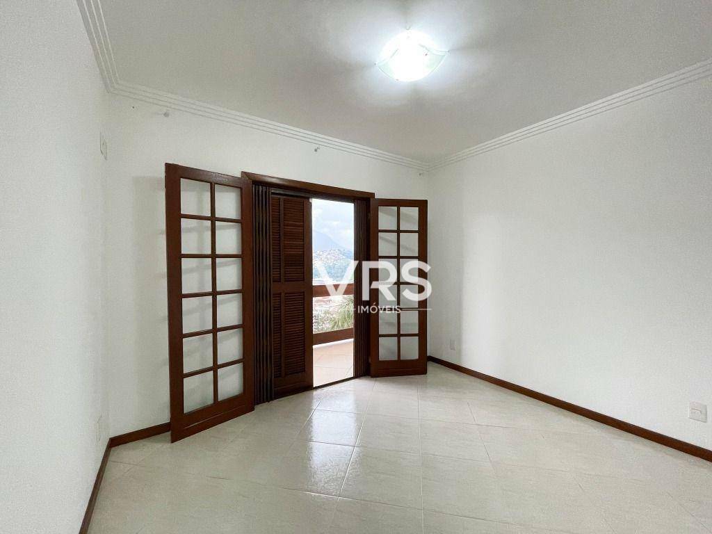 Casa à venda com 4 quartos, 195m² - Foto 25