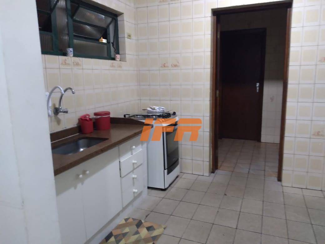 Sobrado à venda com 3 quartos, 250m² - Foto 11