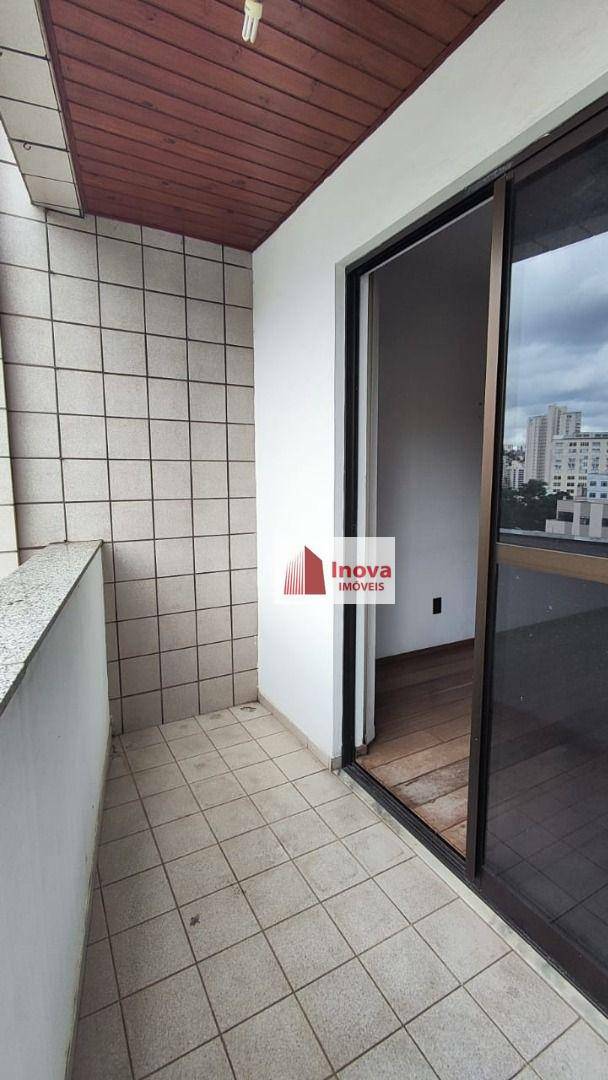 Apartamento para alugar com 3 quartos, 122m² - Foto 9