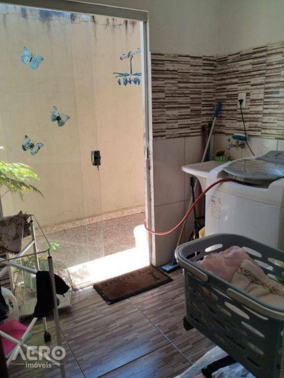 Casa à venda com 3 quartos, 128m² - Foto 13