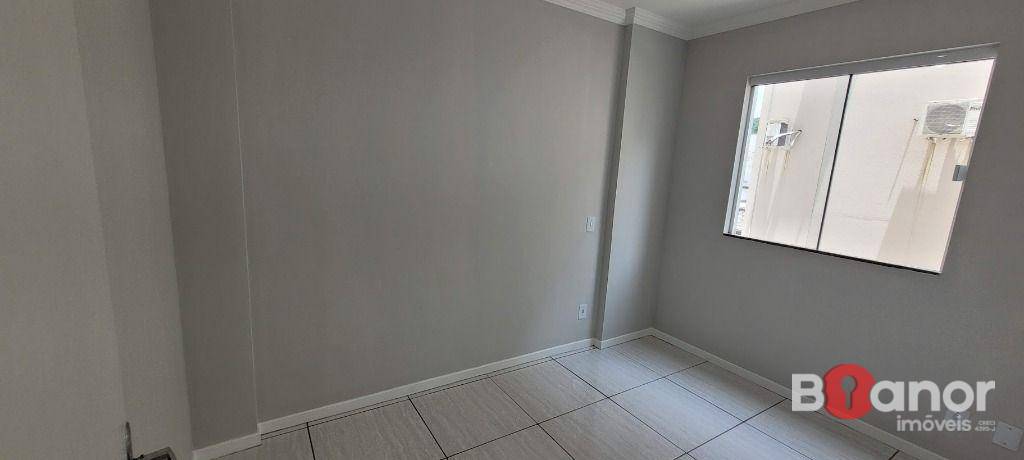 Apartamento à venda com 2 quartos, 67m² - Foto 11