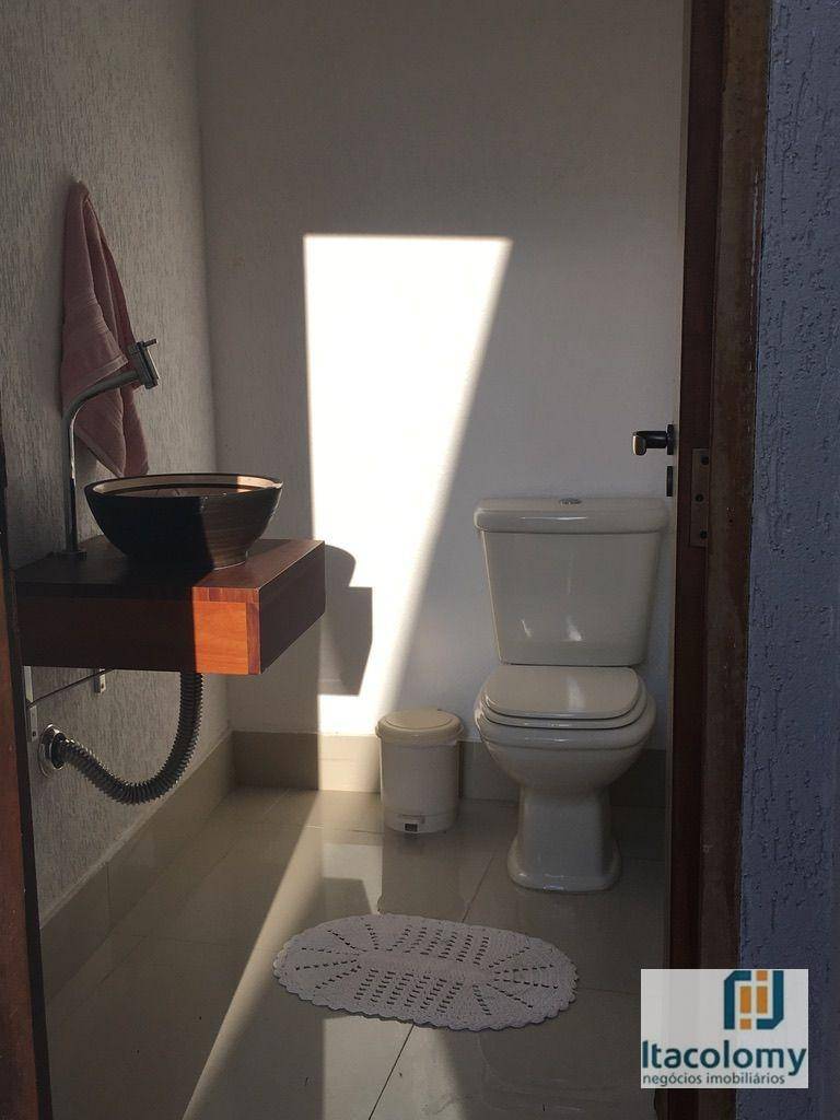 Casa de Condomínio à venda com 3 quartos, 240m² - Foto 18