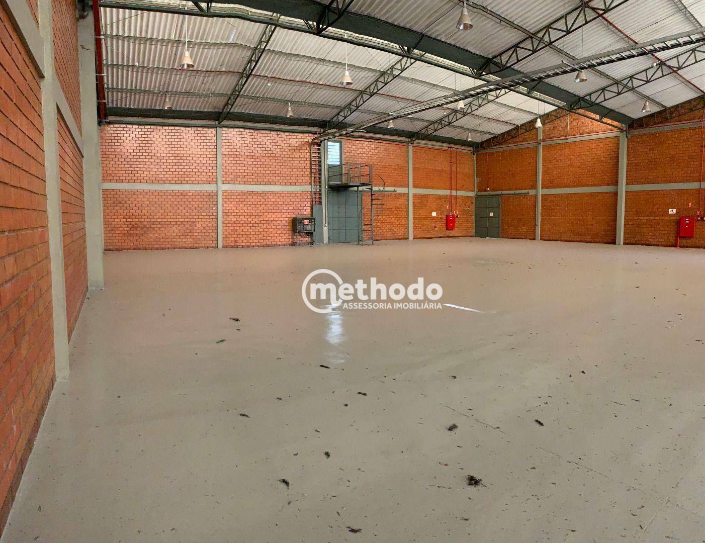 Depósito-Galpão-Armazém para alugar, 2600m² - Foto 1