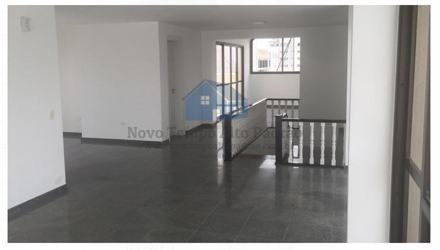 Sobrado à venda com 6 quartos, 647m² - Foto 10