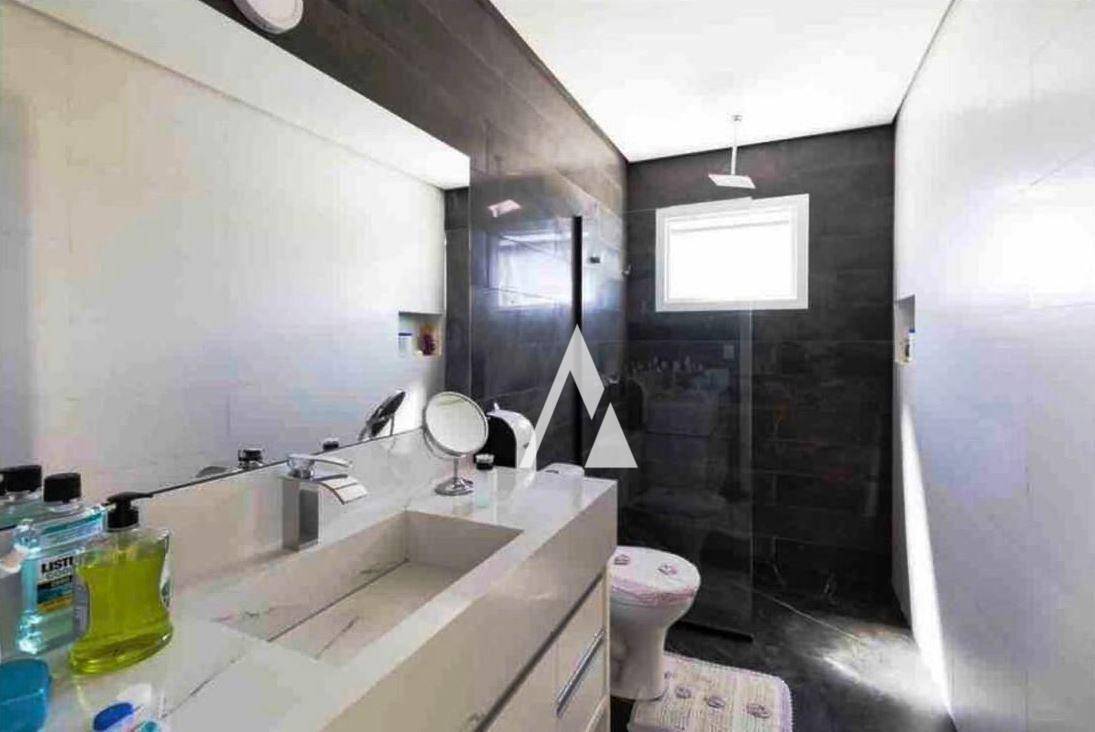 Casa de Condomínio para alugar com 3 quartos, 400m² - Foto 16
