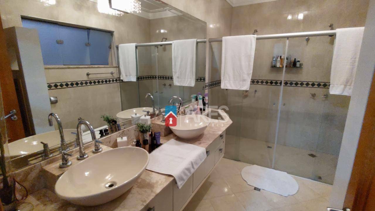 Casa à venda com 3 quartos, 380m² - Foto 16