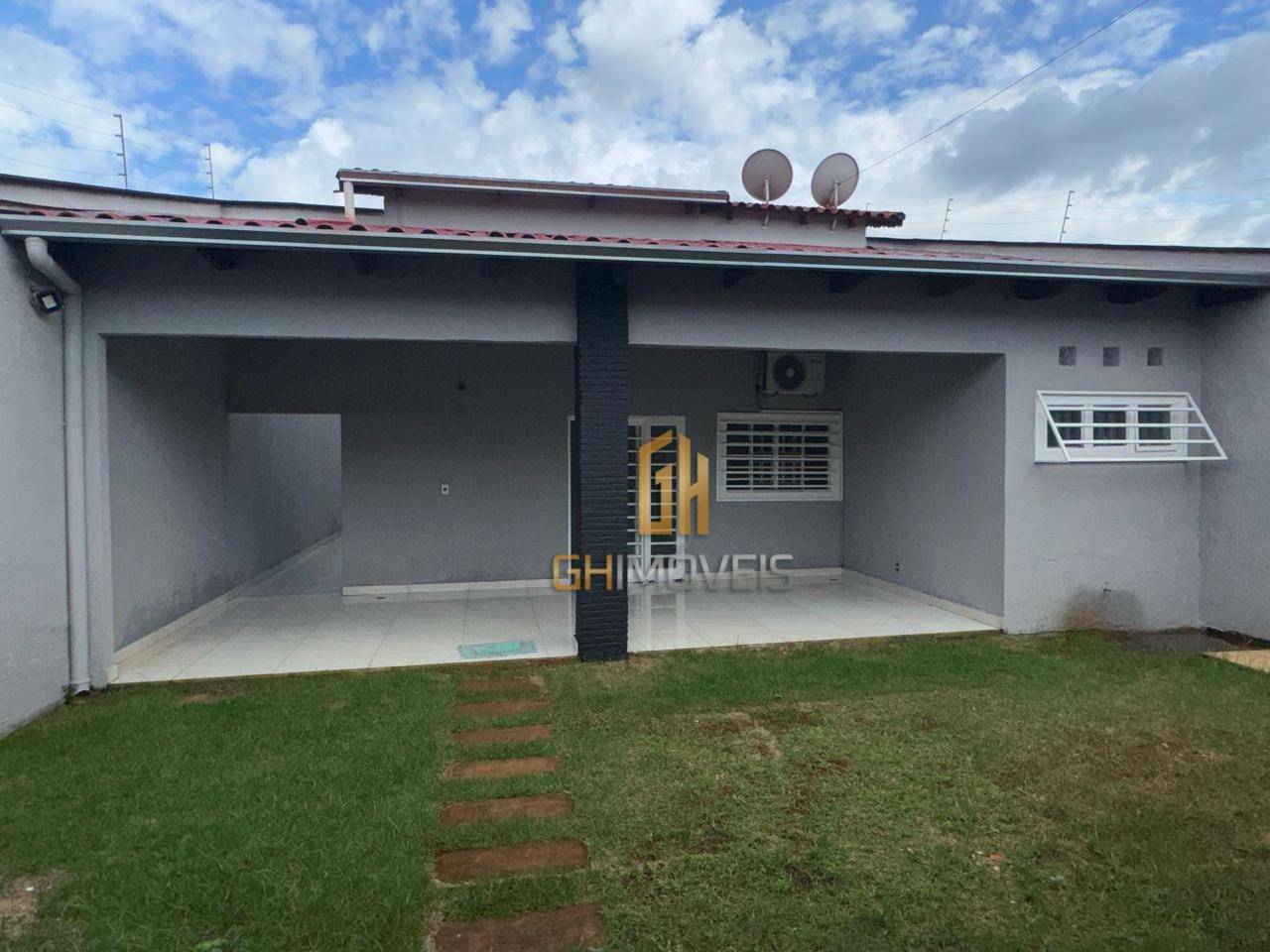 Casa à venda com 3 quartos, 220m² - Foto 1
