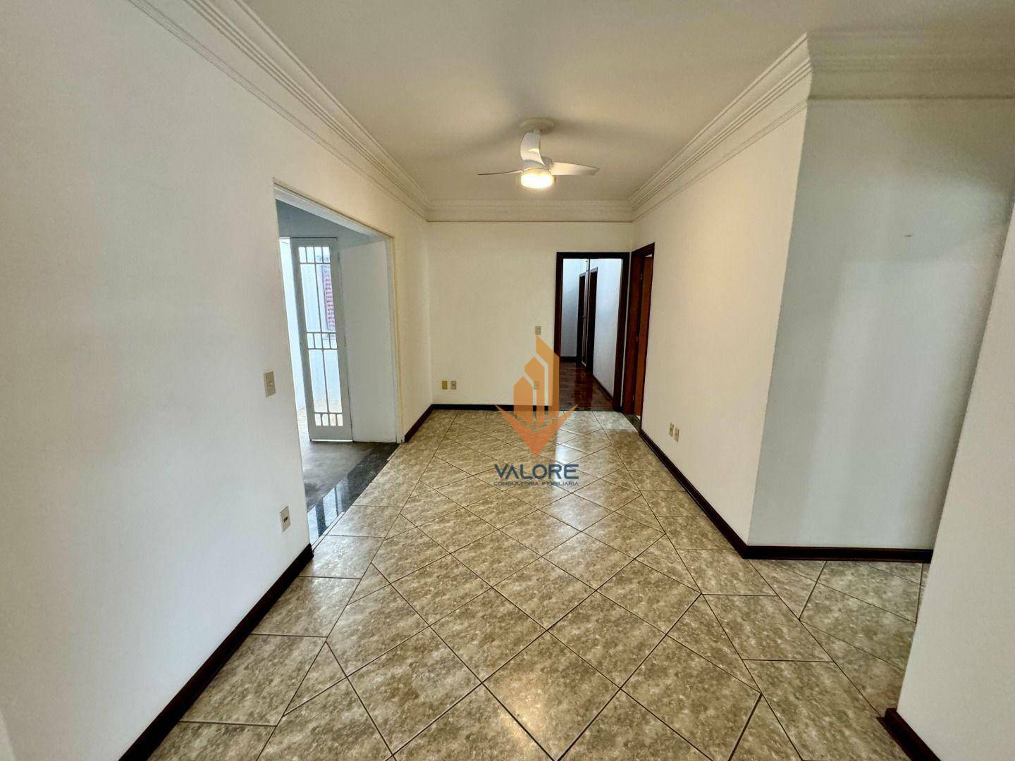 Casa à venda com 4 quartos, 155m² - Foto 8