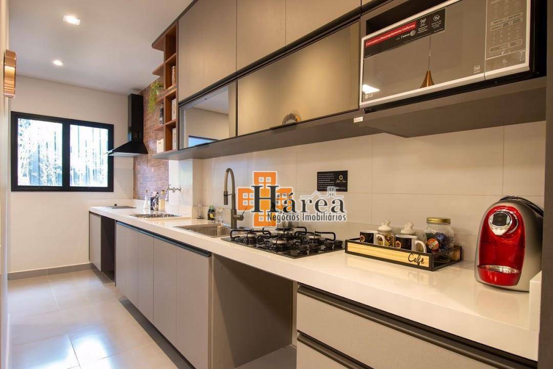 Apartamento à venda com 3 quartos, 67m² - Foto 2