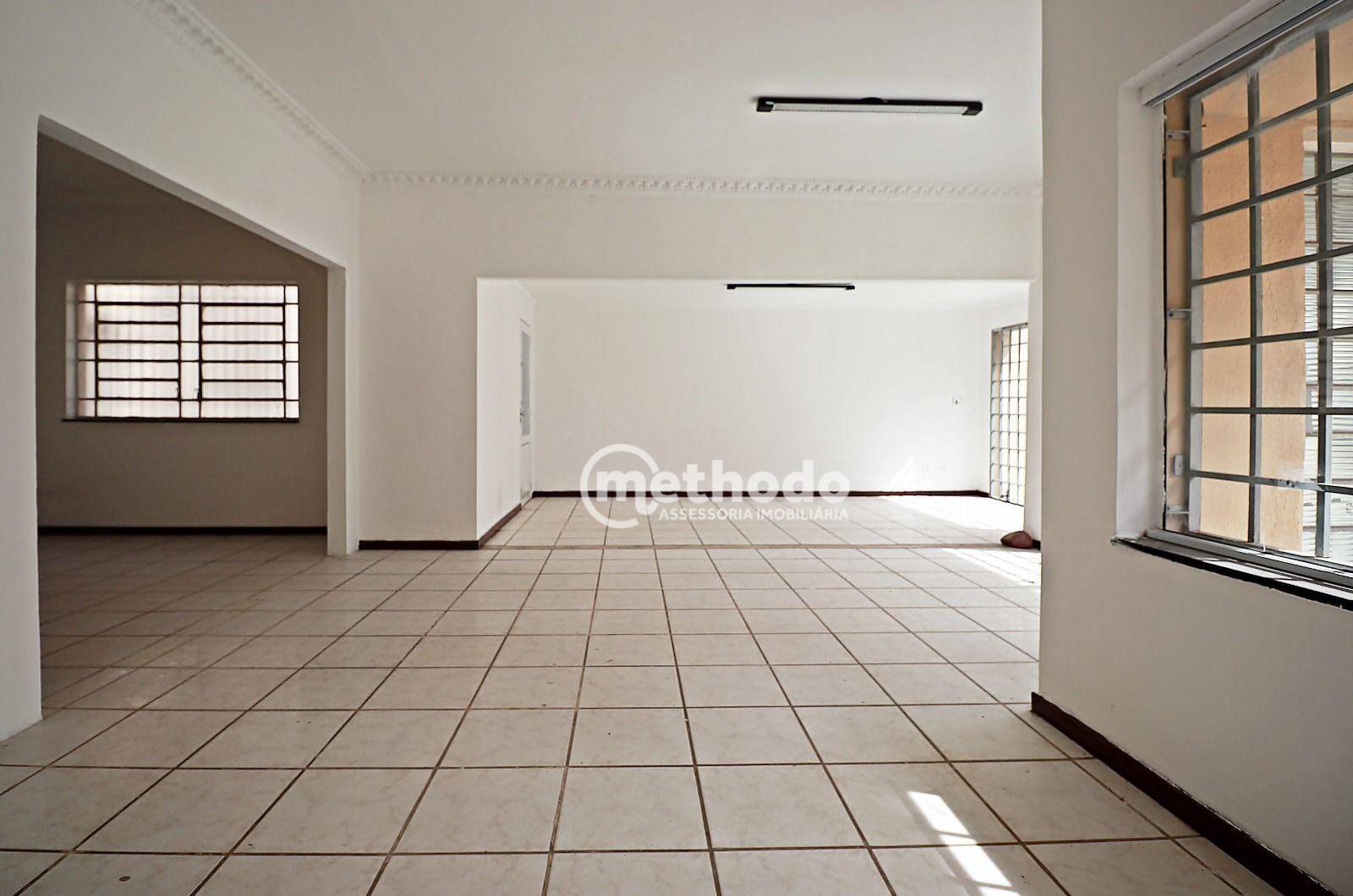 Casa para alugar com 3 quartos, 182m² - Foto 2