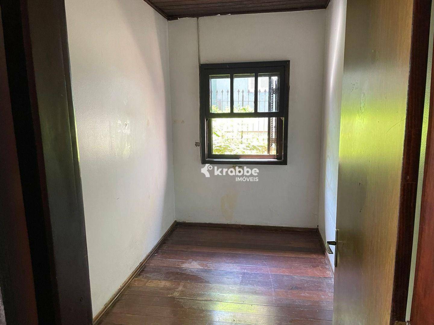 Casa à venda com 3 quartos, 229m² - Foto 5