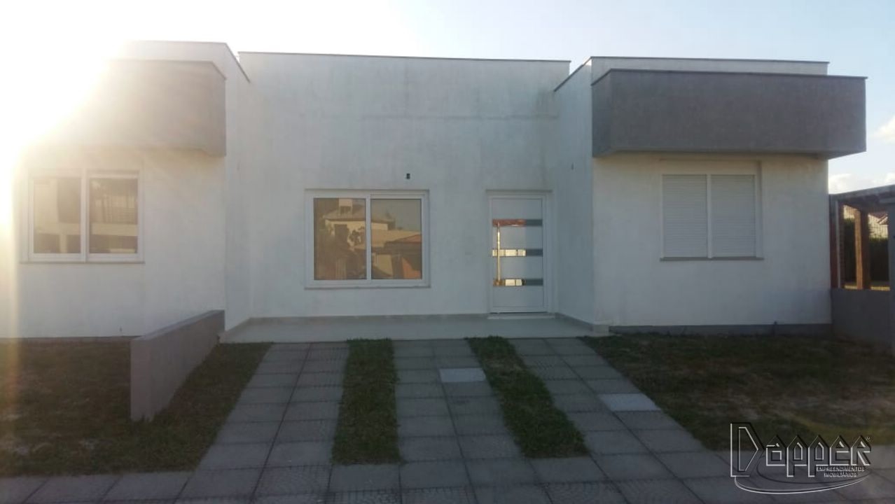 Casa à venda com 2 quartos, 80m² - Foto 1