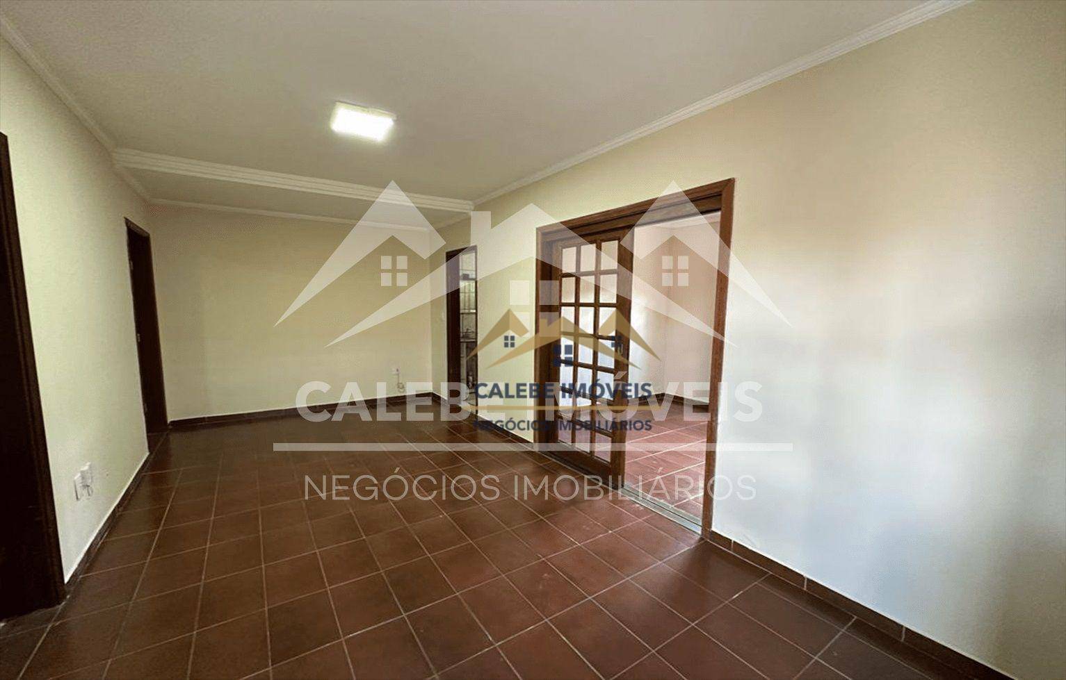 Casa à venda com 2 quartos, 80m² - Foto 4