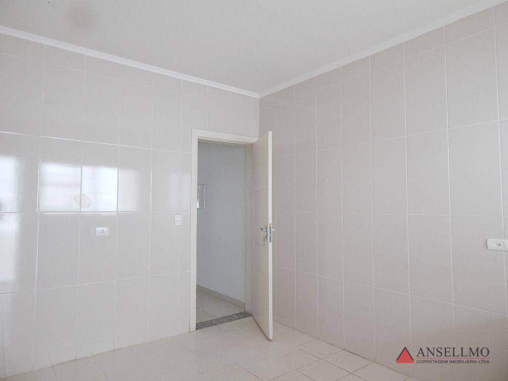 Sobrado à venda e aluguel com 3 quartos, 192m² - Foto 9