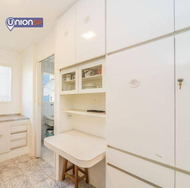 Apartamento à venda com 2 quartos, 70m² - Foto 14