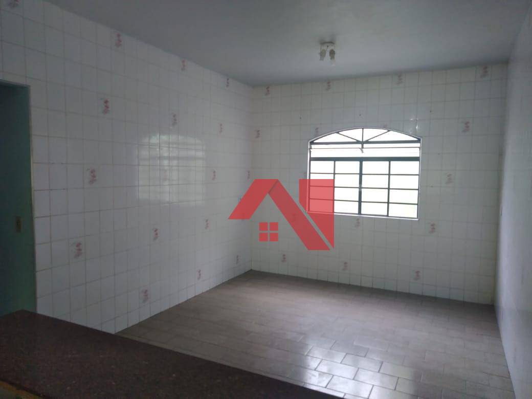 Casa à venda com 4 quartos, 205m² - Foto 18