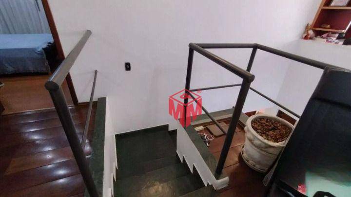 Casa à venda com 3 quartos, 330m² - Foto 20