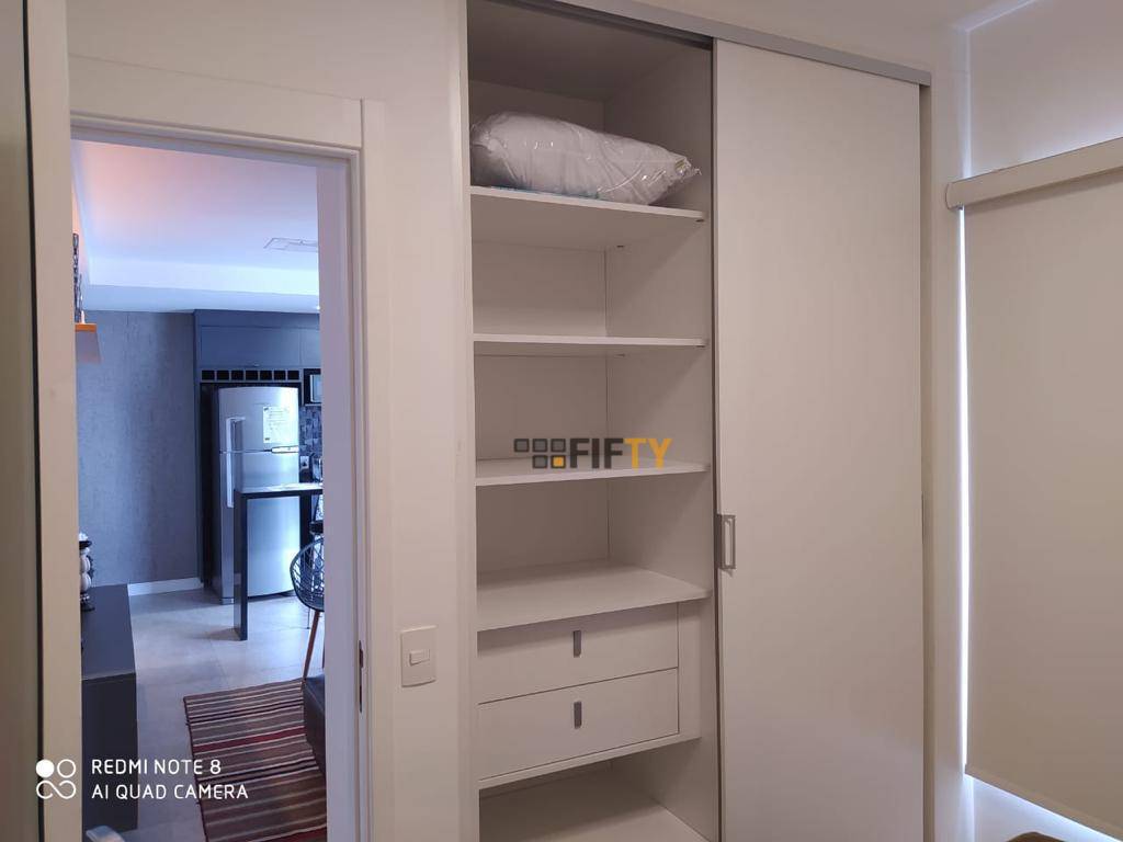 Apartamento para alugar com 1 quarto, 55m² - Foto 6