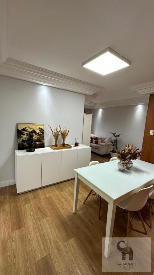 Apartamento à venda com 2 quartos, 78m² - Foto 4