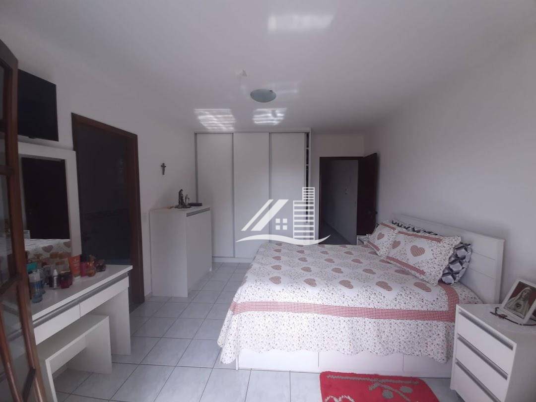 Sobrado à venda com 3 quartos, 231m² - Foto 15