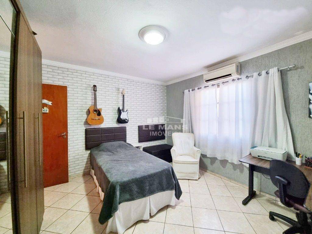 Casa à venda com 4 quartos, 210m² - Foto 20