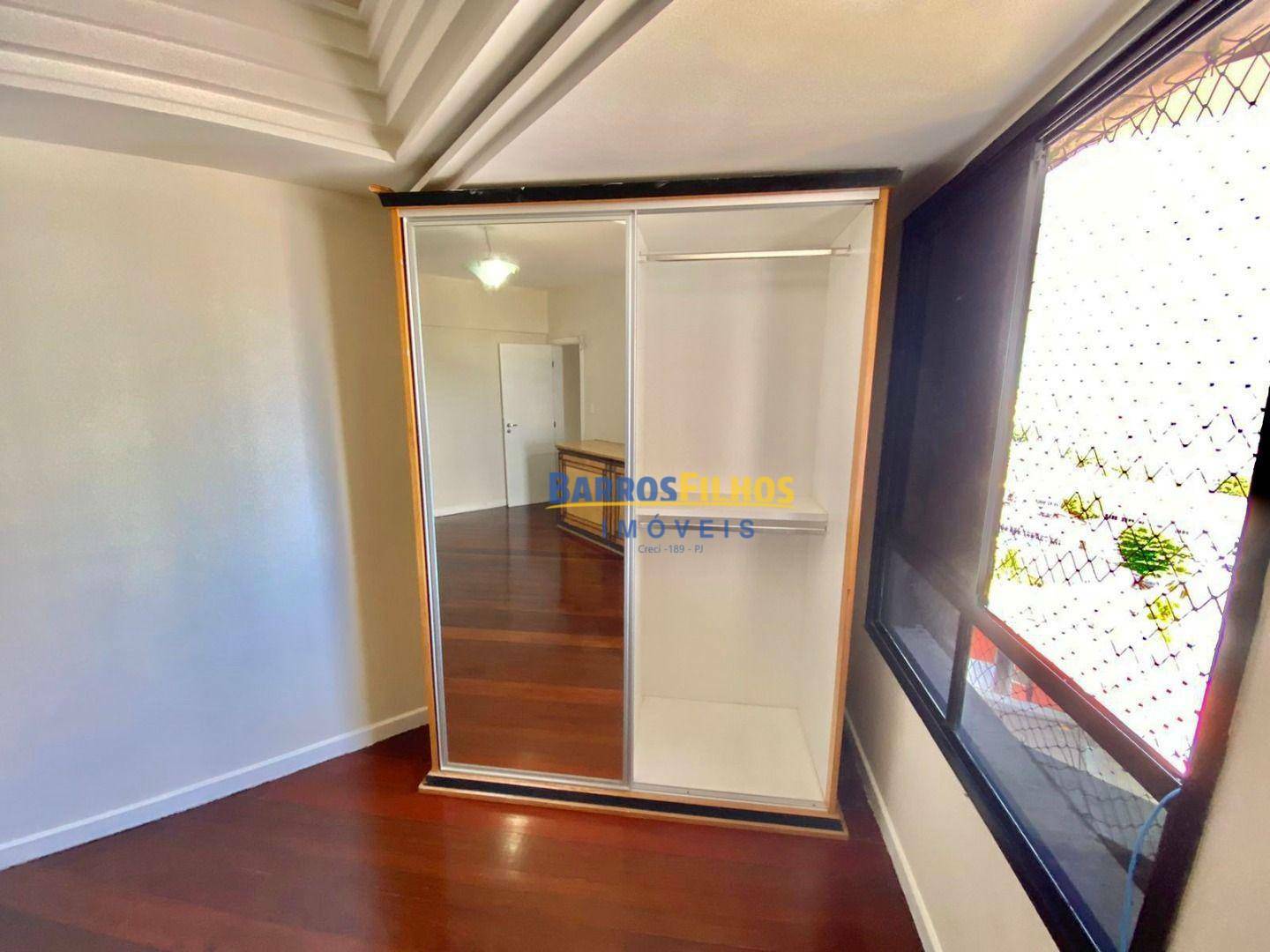 Apartamento para alugar com 3 quartos, 180m² - Foto 16