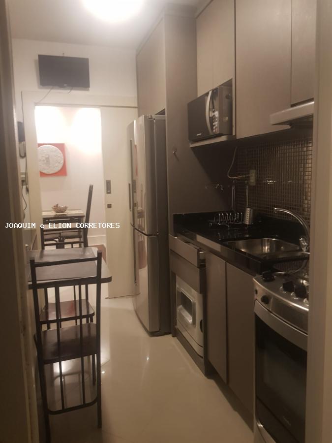 Apartamento à venda com 2 quartos, 76m² - Foto 14