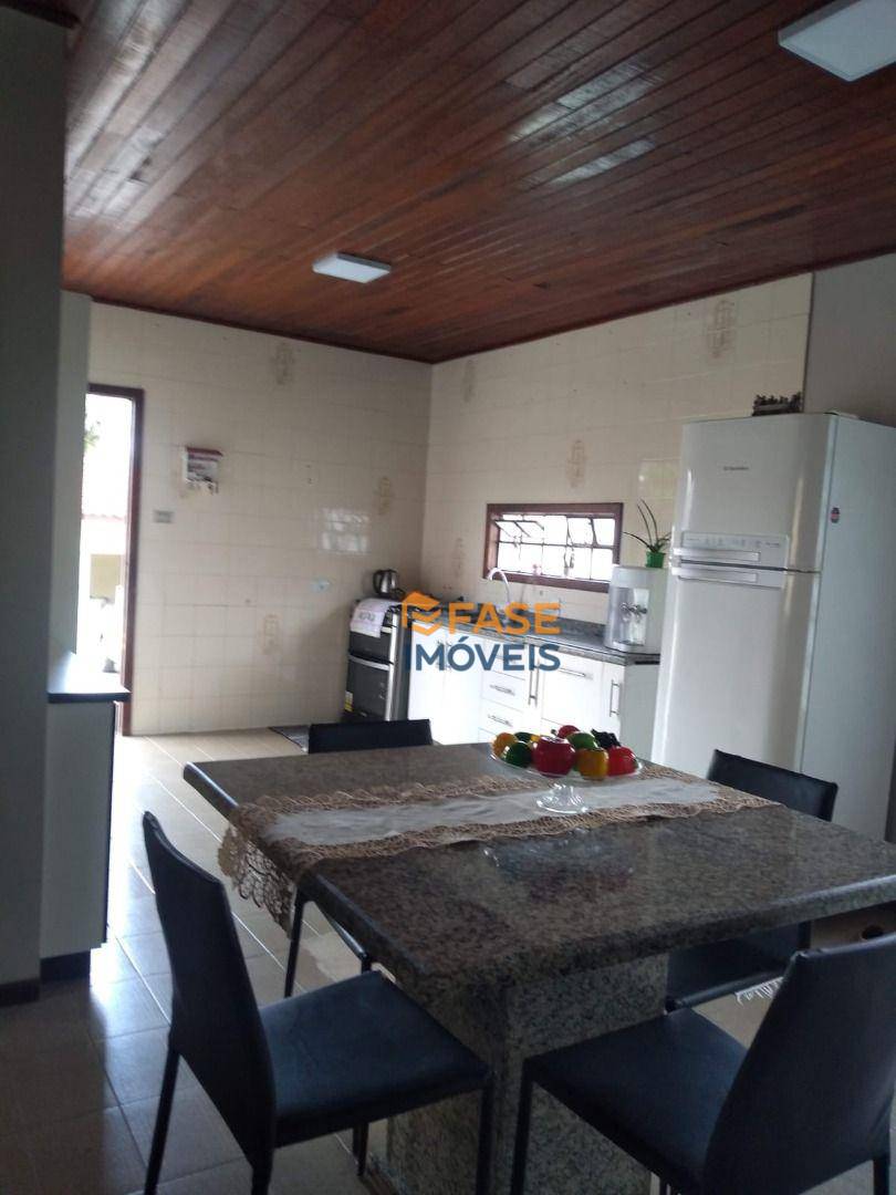 Casa à venda com 3 quartos, 181m² - Foto 6