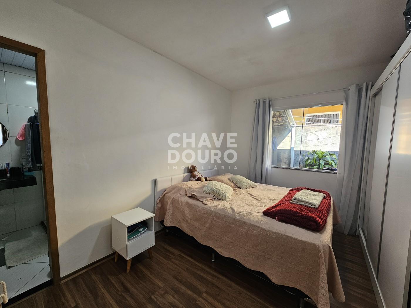 Casa à venda com 2 quartos, 52m² - Foto 12