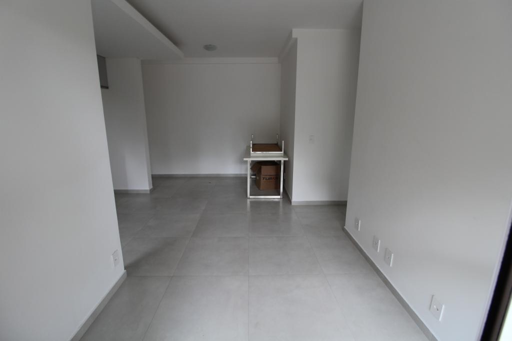 Apartamento à venda com 2 quartos, 58m² - Foto 4