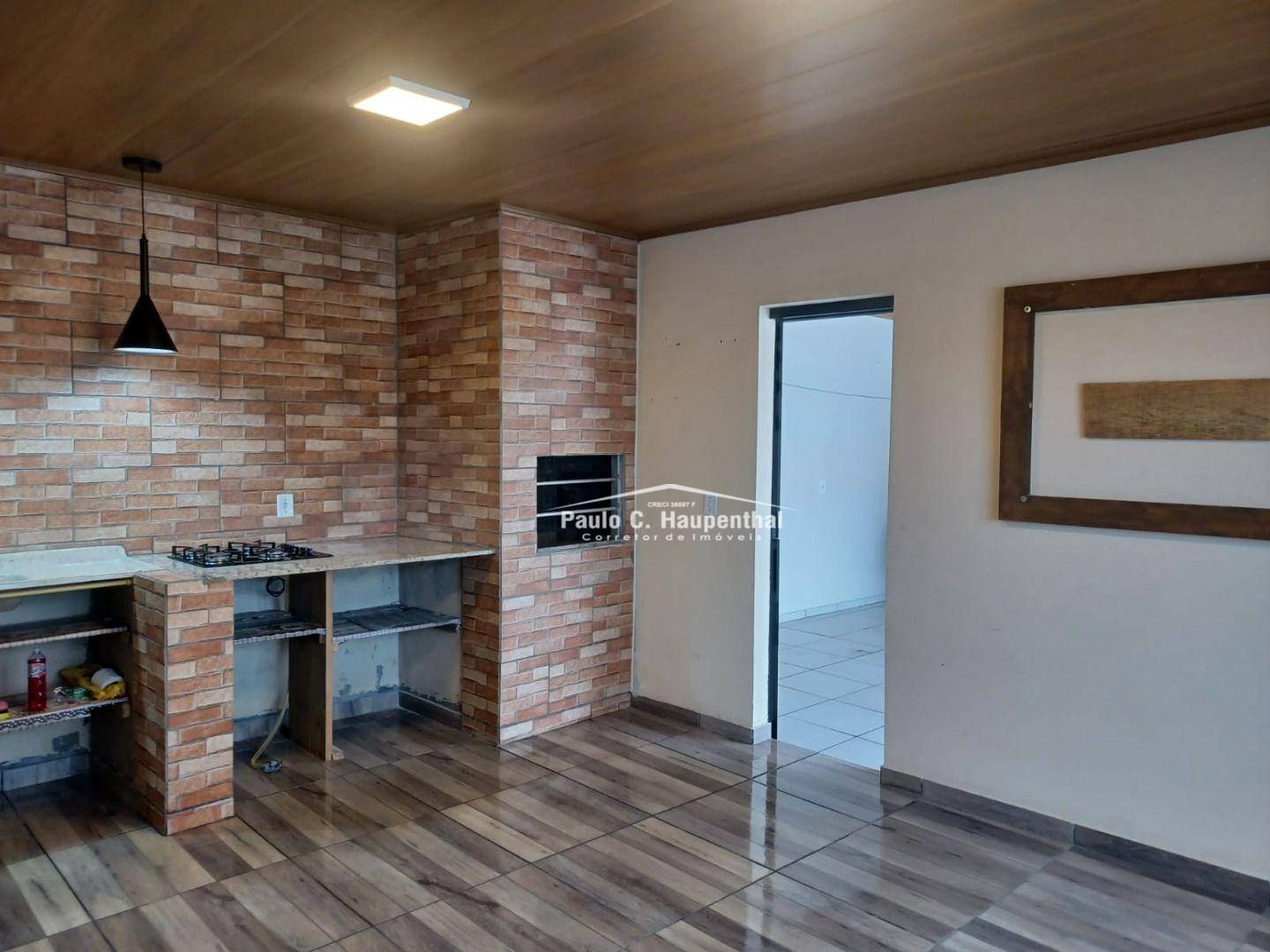 Casa à venda com 2 quartos, 105m² - Foto 2