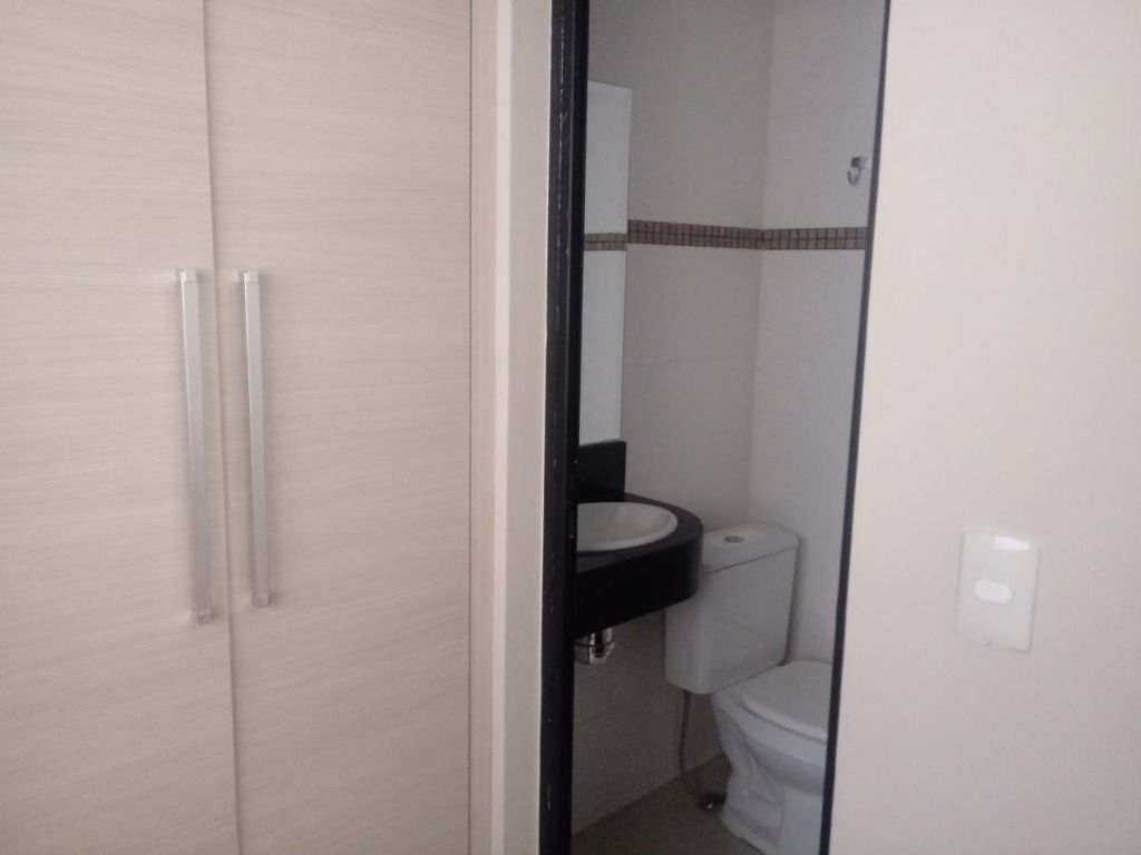 Apartamento para alugar com 3 quartos, 157m² - Foto 18