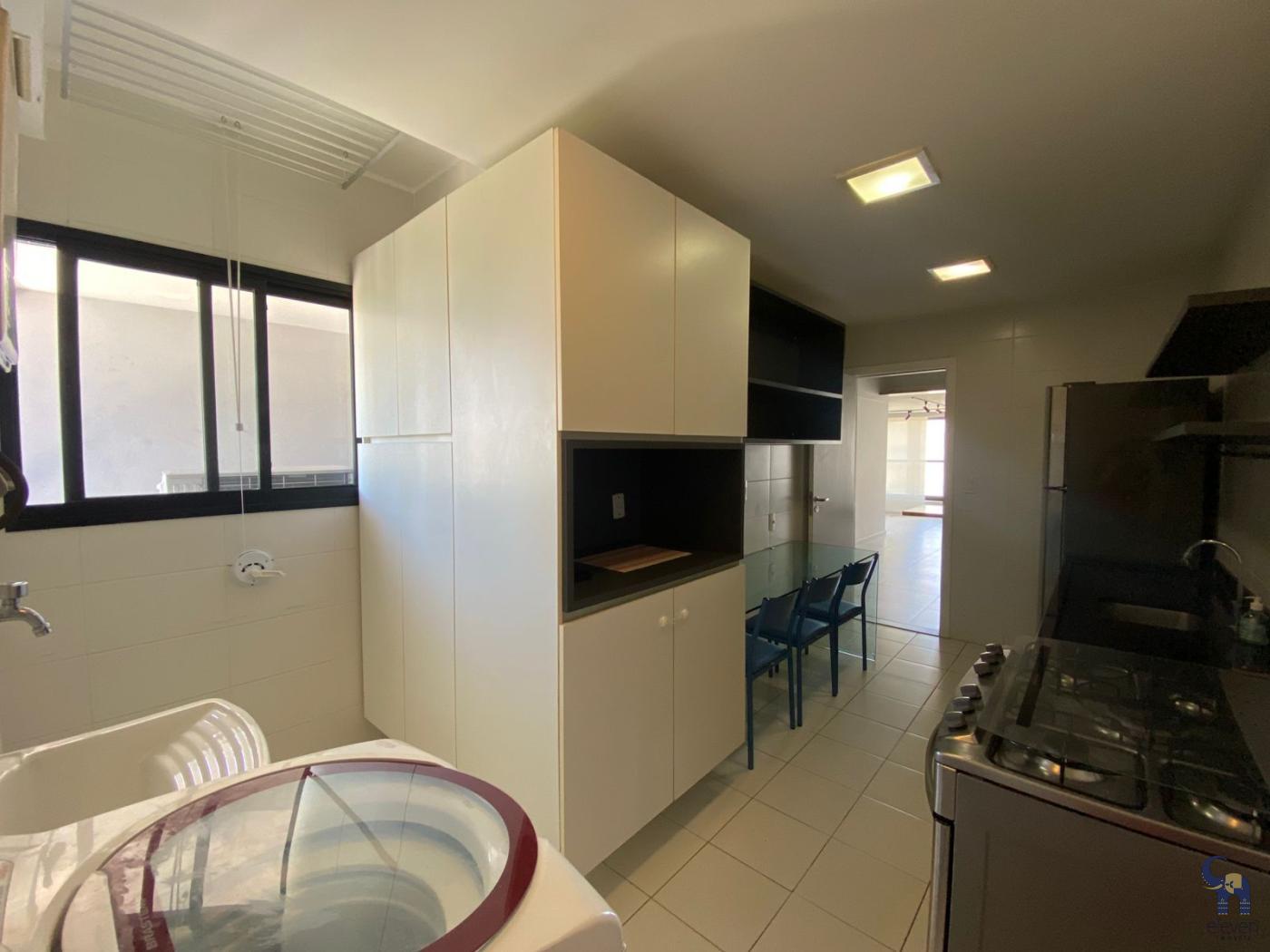 Apartamento para alugar com 3 quartos, 138m² - Foto 16